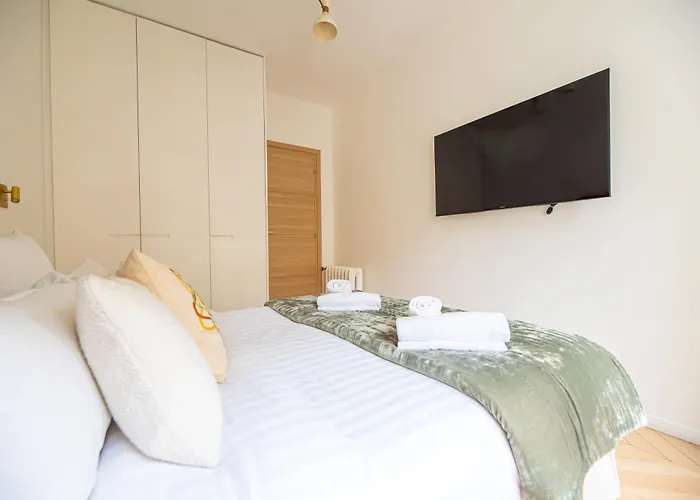 Luxury Flat Eiffel Tower View *