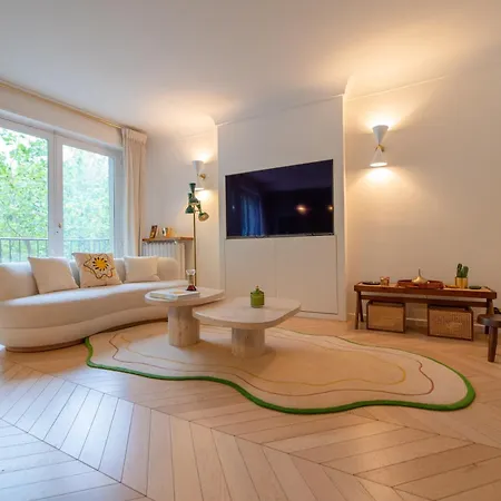 Luxury Flat Eiffel Tower View Apartment